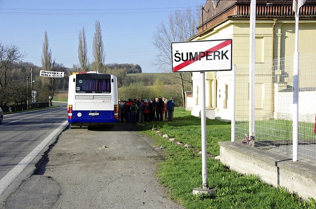 Prvn zastvka byla u idovskho hbitova v umperku