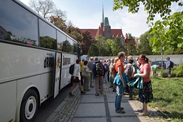 Z autobusov akce Wroclaw. Vedly Hana Admkov a Jika Skivnkov, foto Pavel Blaha, Slvka a Vojta Krej